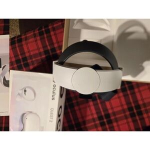 Oculus Quest 2 VR Headset - White